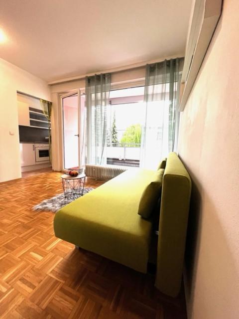 Ganze Ferienwohnung In Top Lage Mit Loggia Klagenfurt am Woerthersee Exterior foto