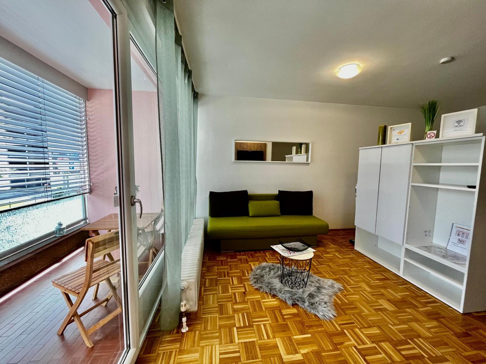 Ganze Ferienwohnung In Top Lage Mit Loggia Klagenfurt am Woerthersee Exterior foto
