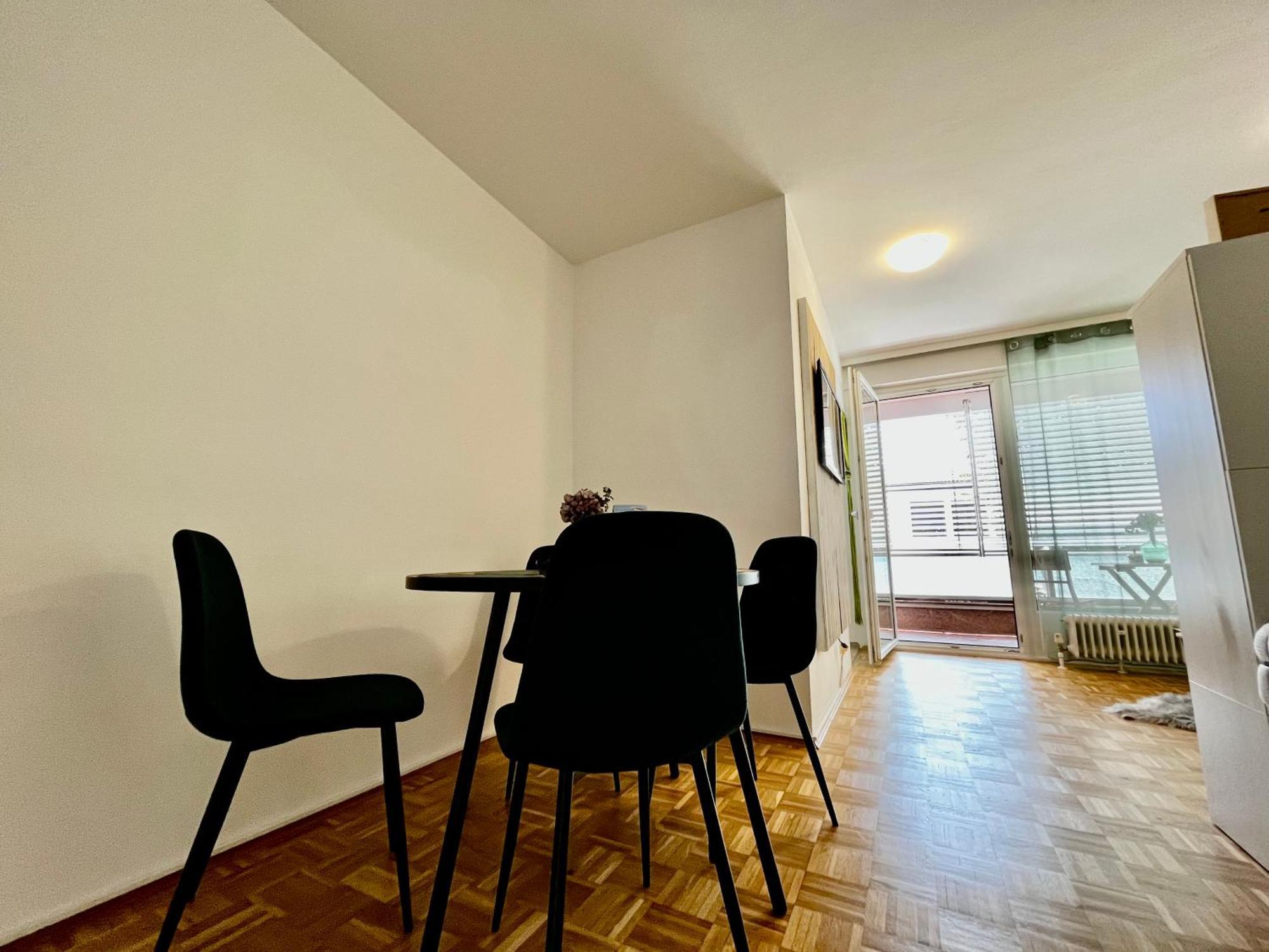 Ganze Ferienwohnung In Top Lage Mit Loggia Klagenfurt am Woerthersee Exterior foto